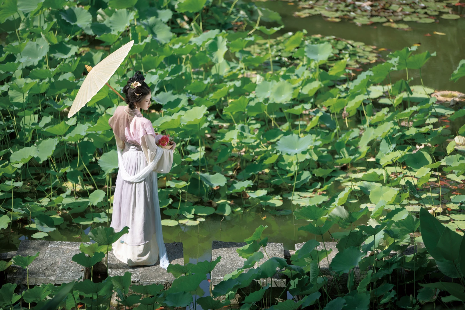 [YITUYU]艺图语-2024.10.20-荷风送香-ooOkeah-[37P-660MB]-6.webp
